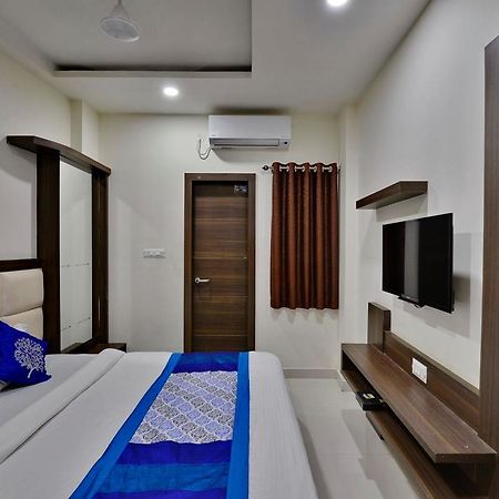 اوجاين Hotel Amar Palace المظهر الخارجي الصورة