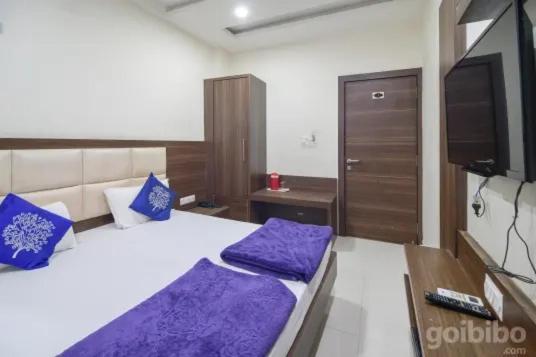 اوجاين Hotel Amar Palace المظهر الخارجي الصورة